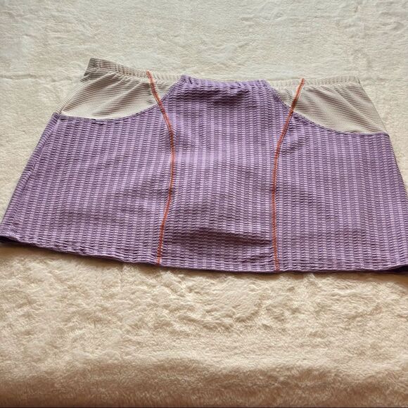 Nike White and Violet Sport Skorts Size Medium - Picture 2 of 9